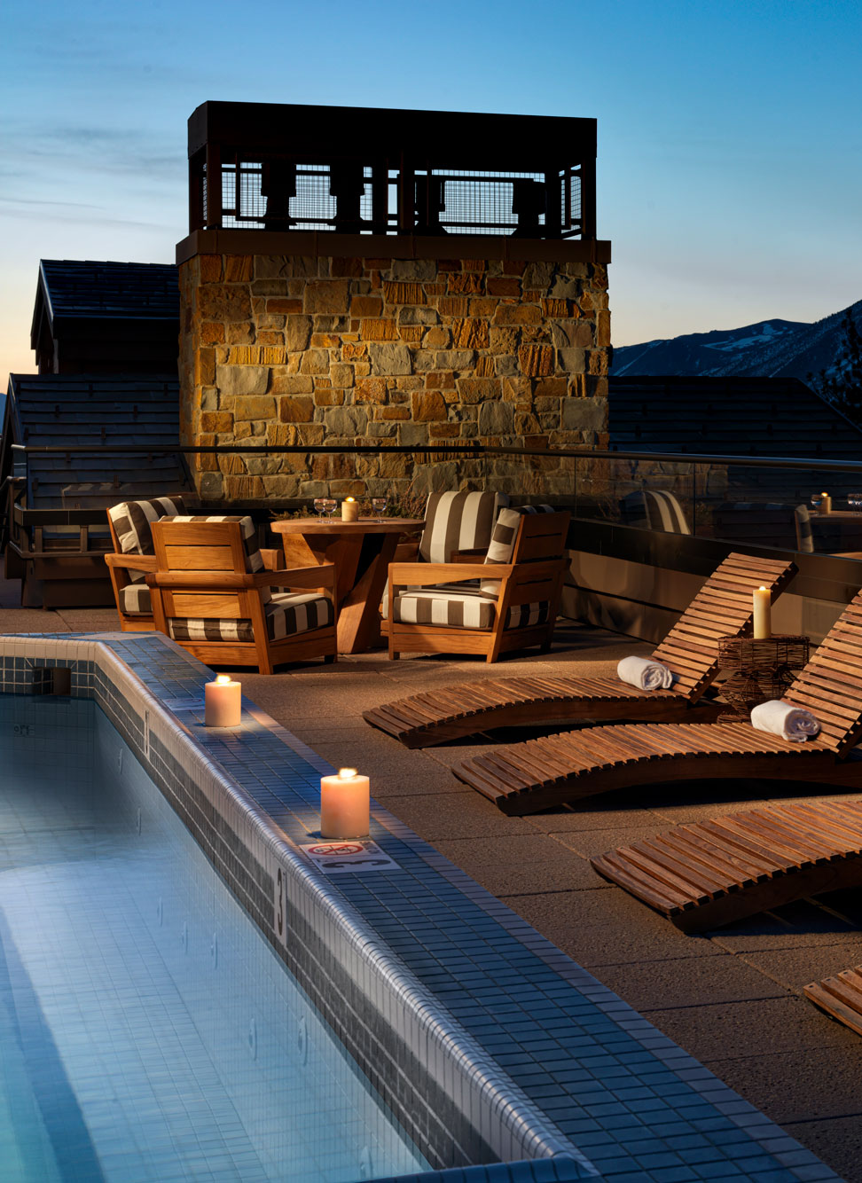 8050 mammoth rooftop pool